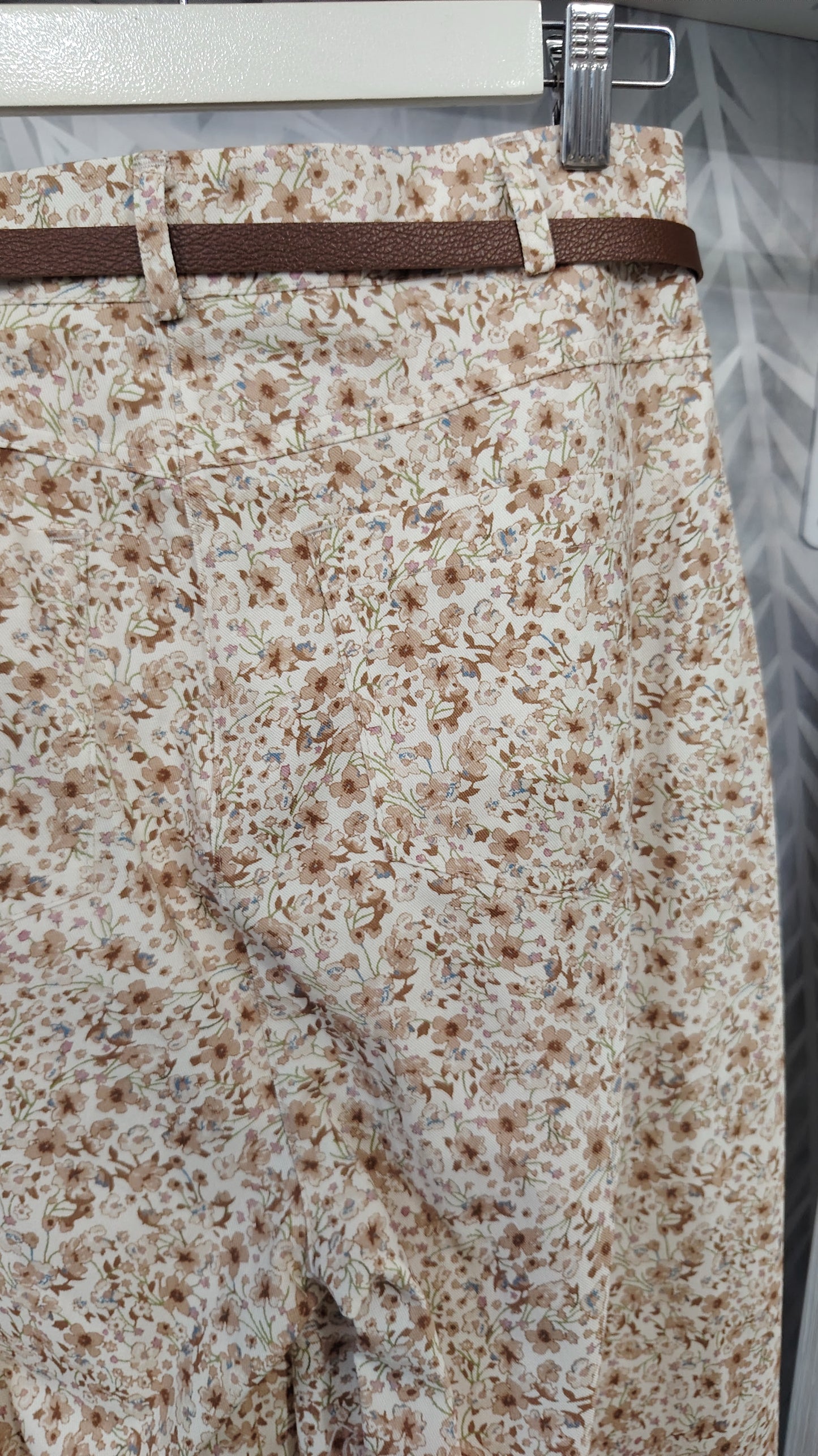 Pantalone ovetto a fiori