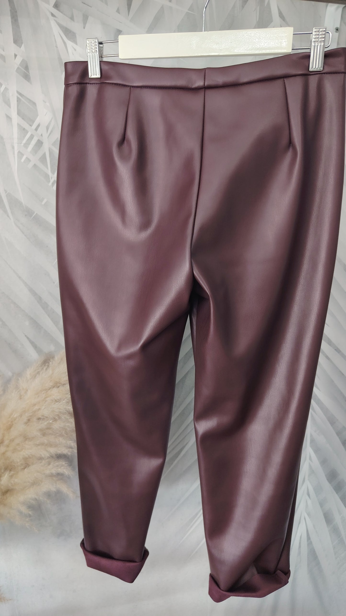 Pantaloni carrot ecopelle