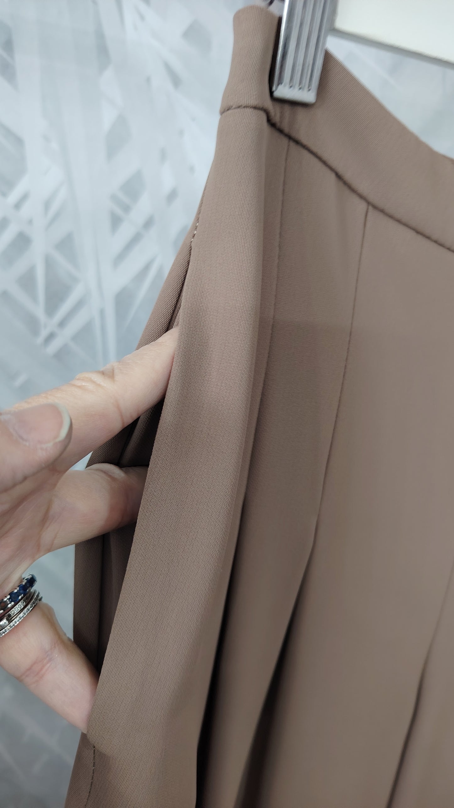 Pantalone palazzo con pences