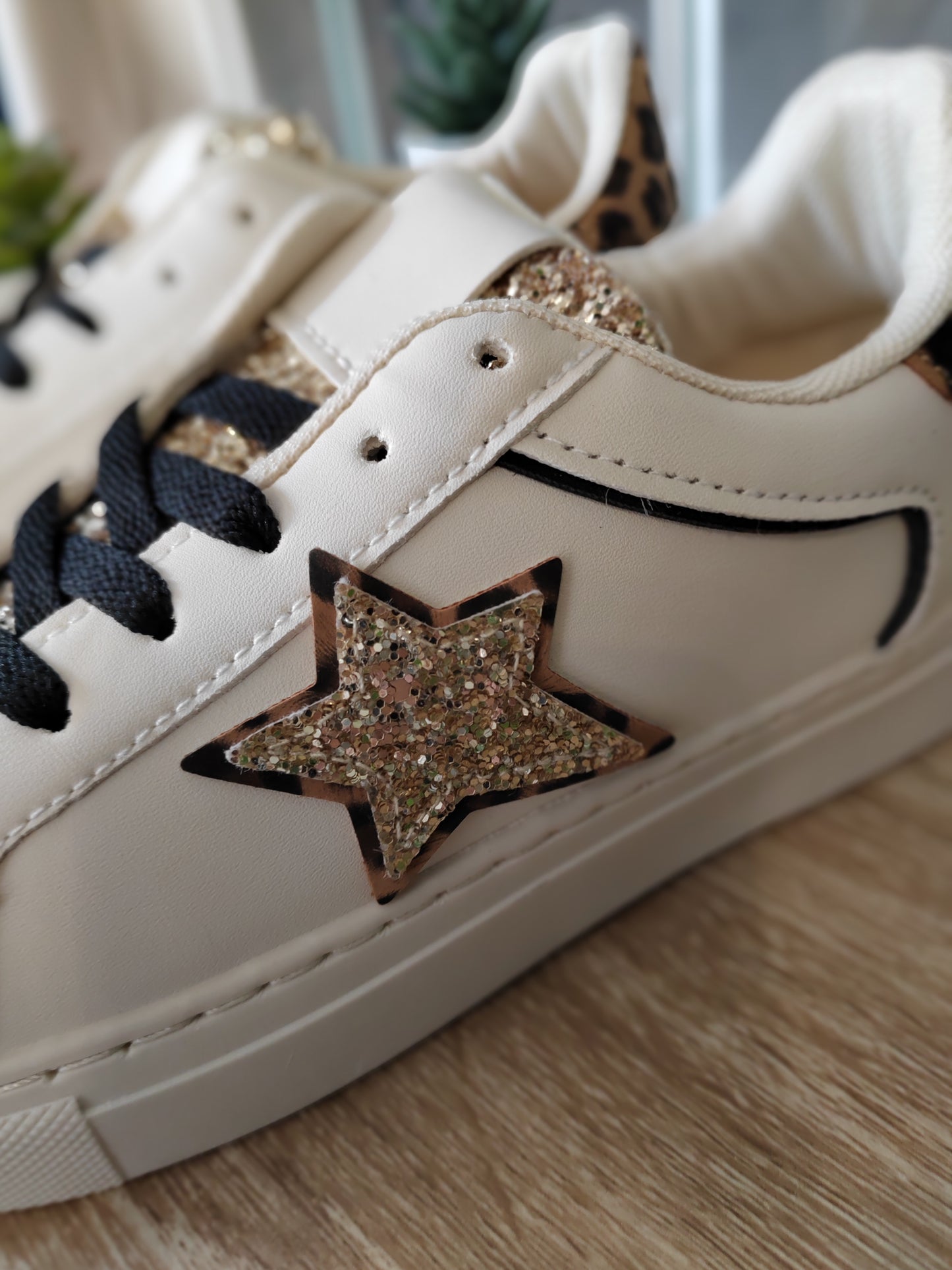 Sneakers ecopelle stella oro