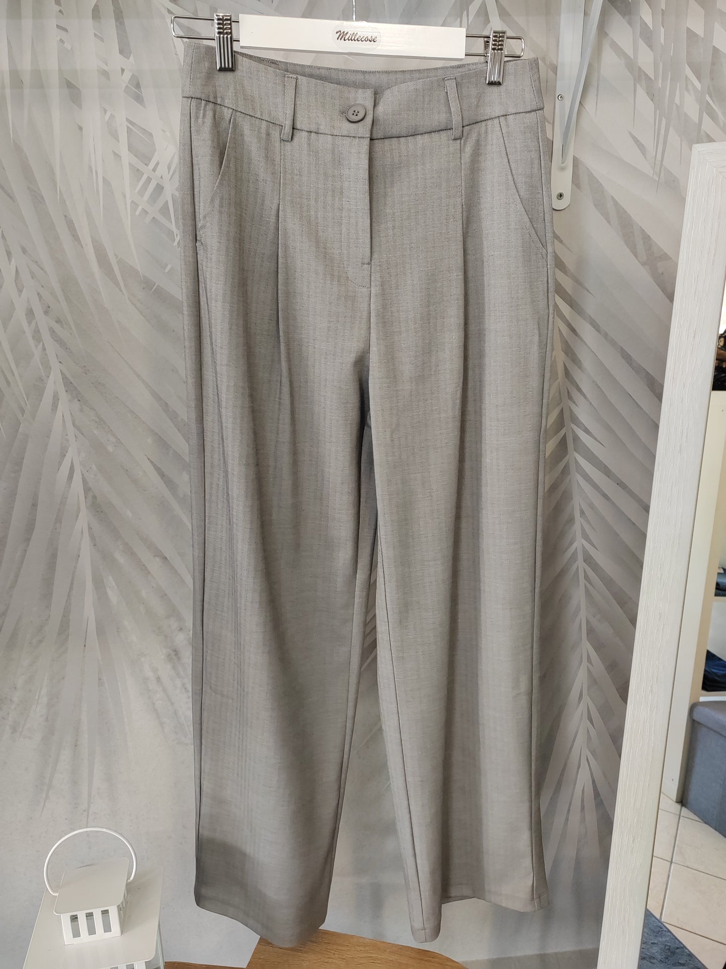 Pantalone con pences spigato