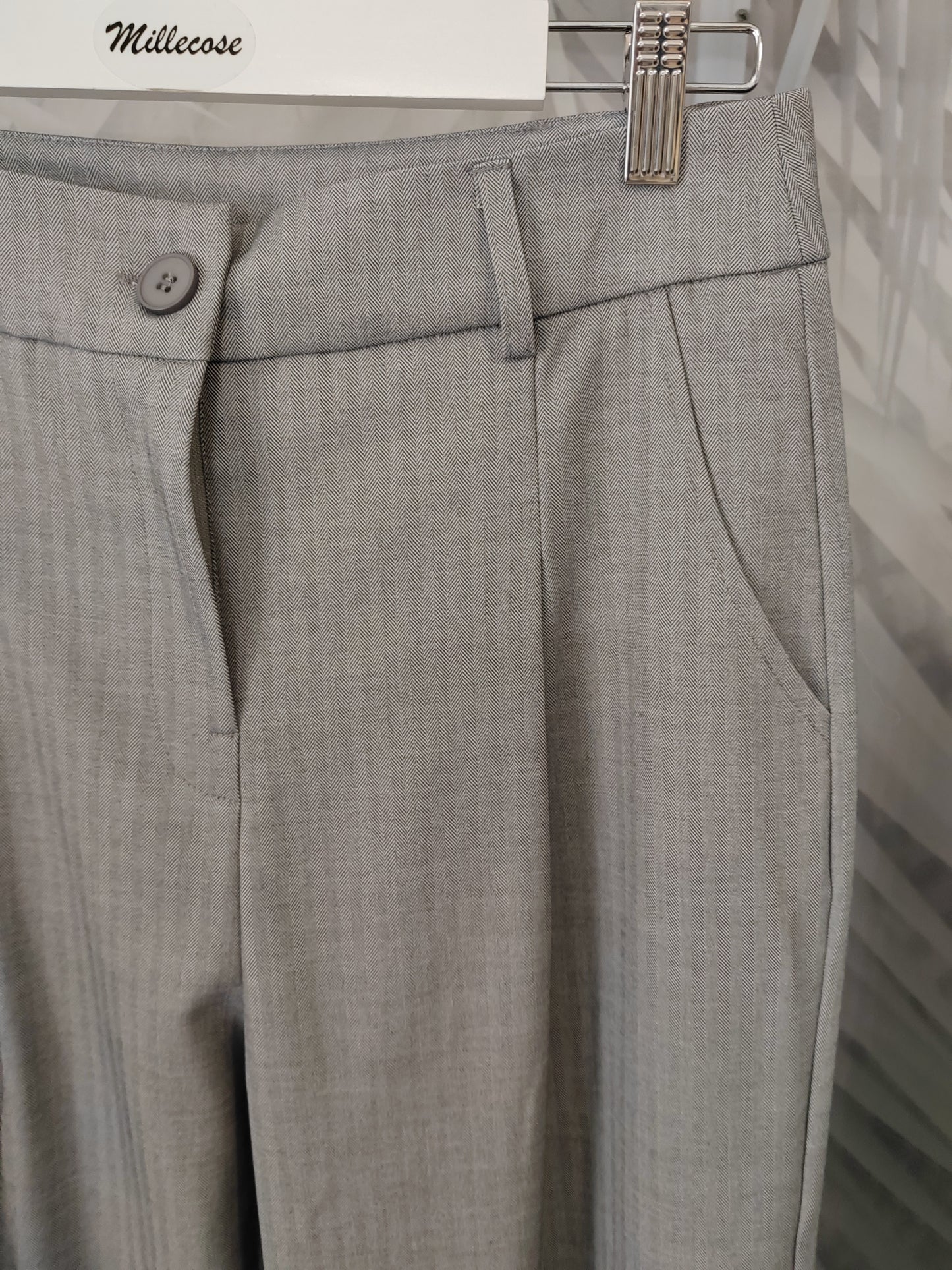 Pantalone con pences spigato