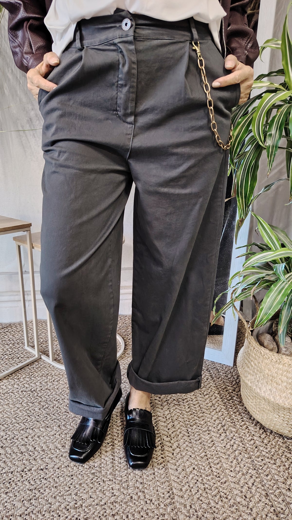 Pantalone con catena