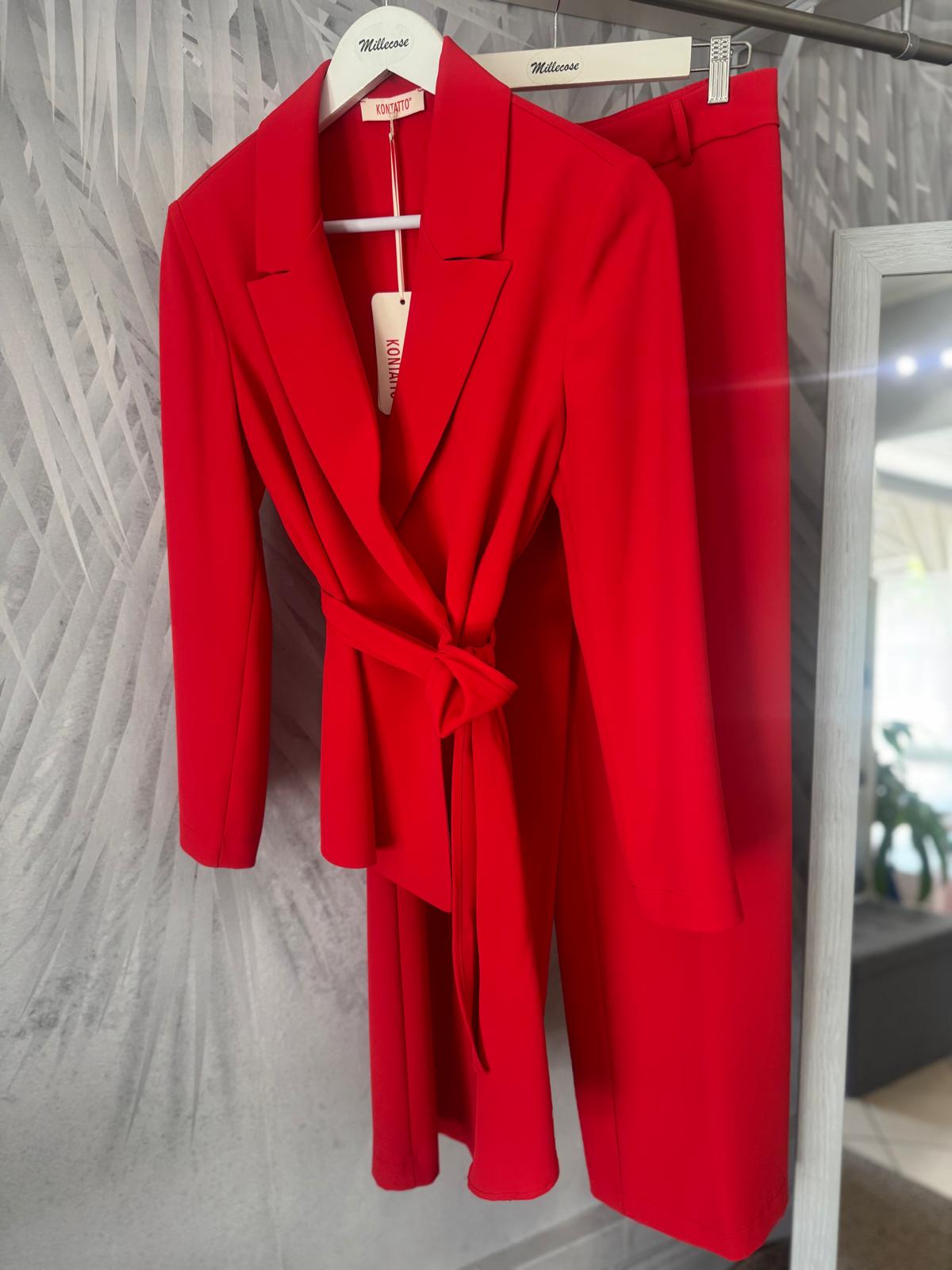 Completo rosso