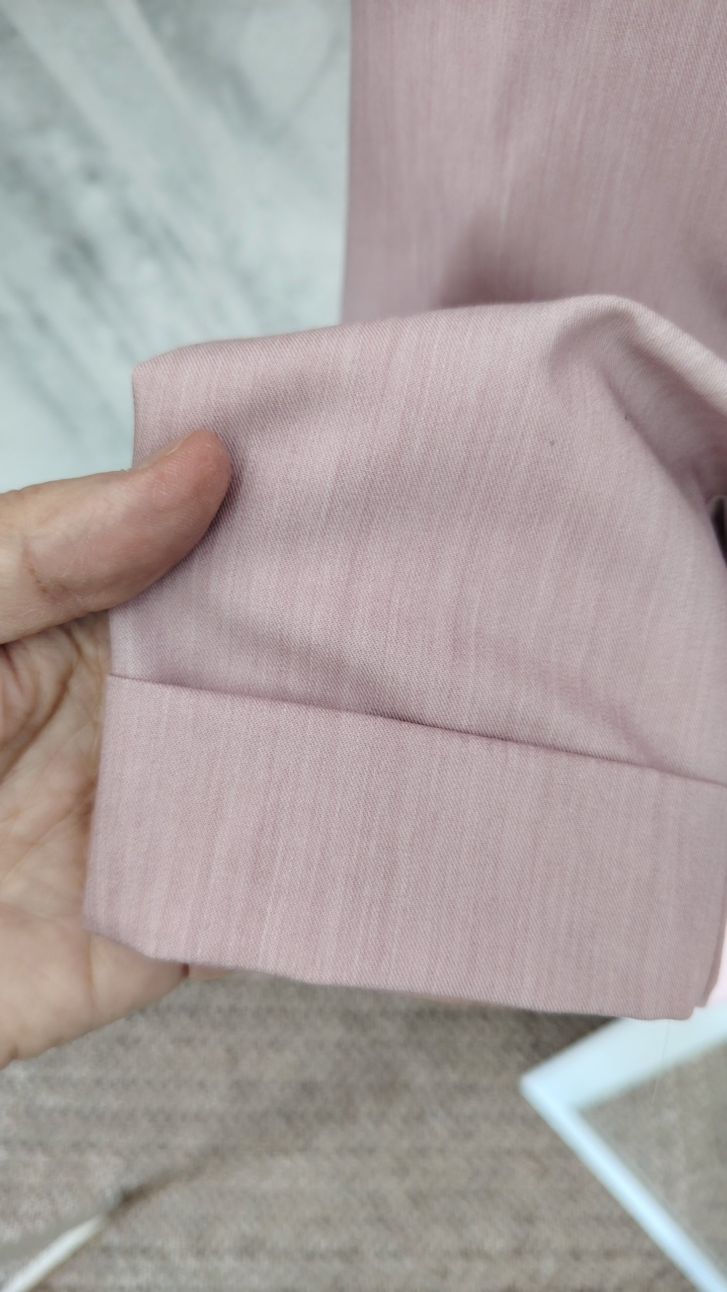 Pantaloni vita alta pences e risvolto