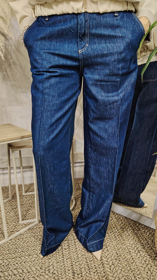 Jeans a gamba ampia con piega frontale