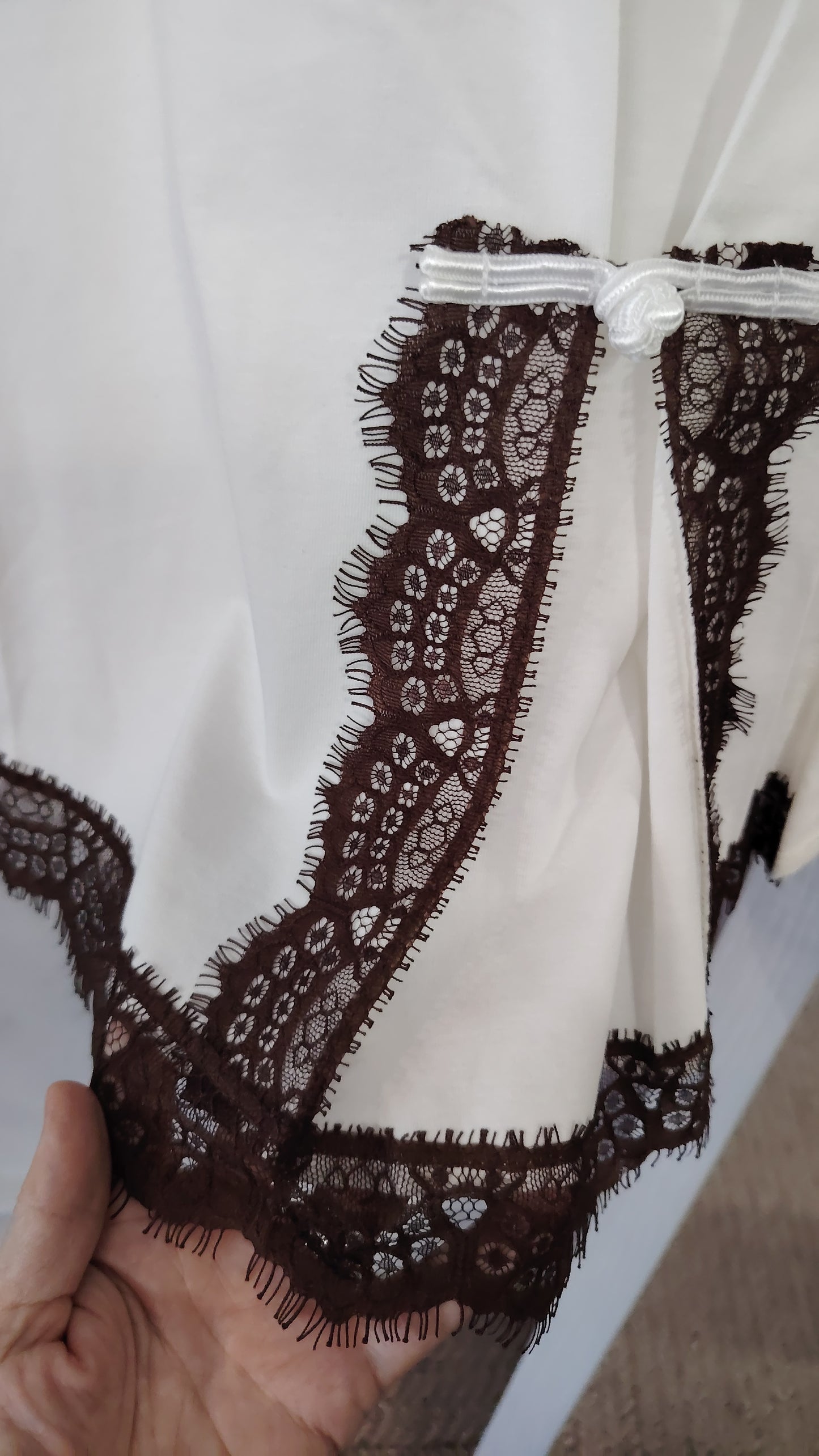 T-shirt con inserti pizzo