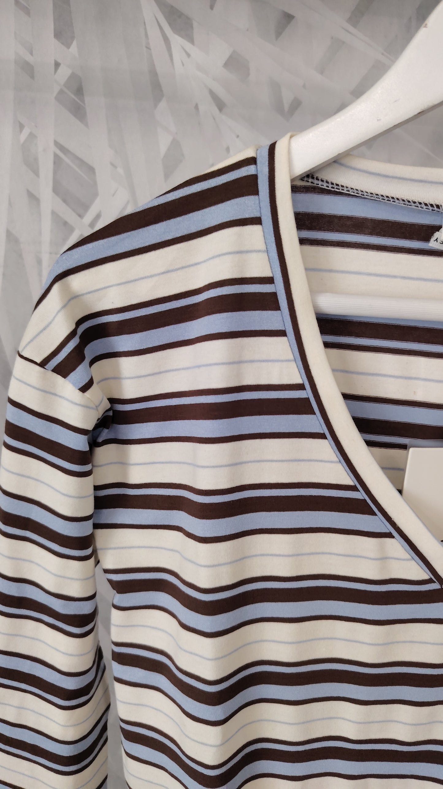 Maglia righe scollo V