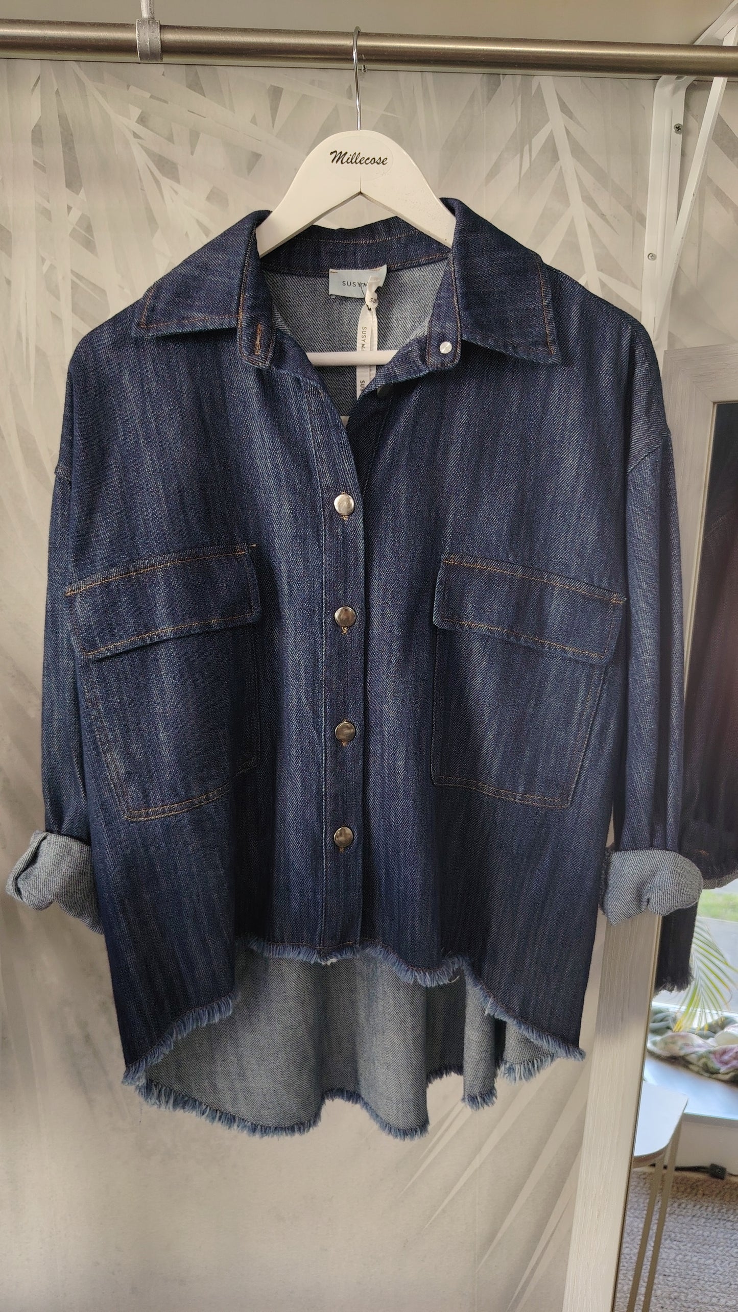 Camicia over denim