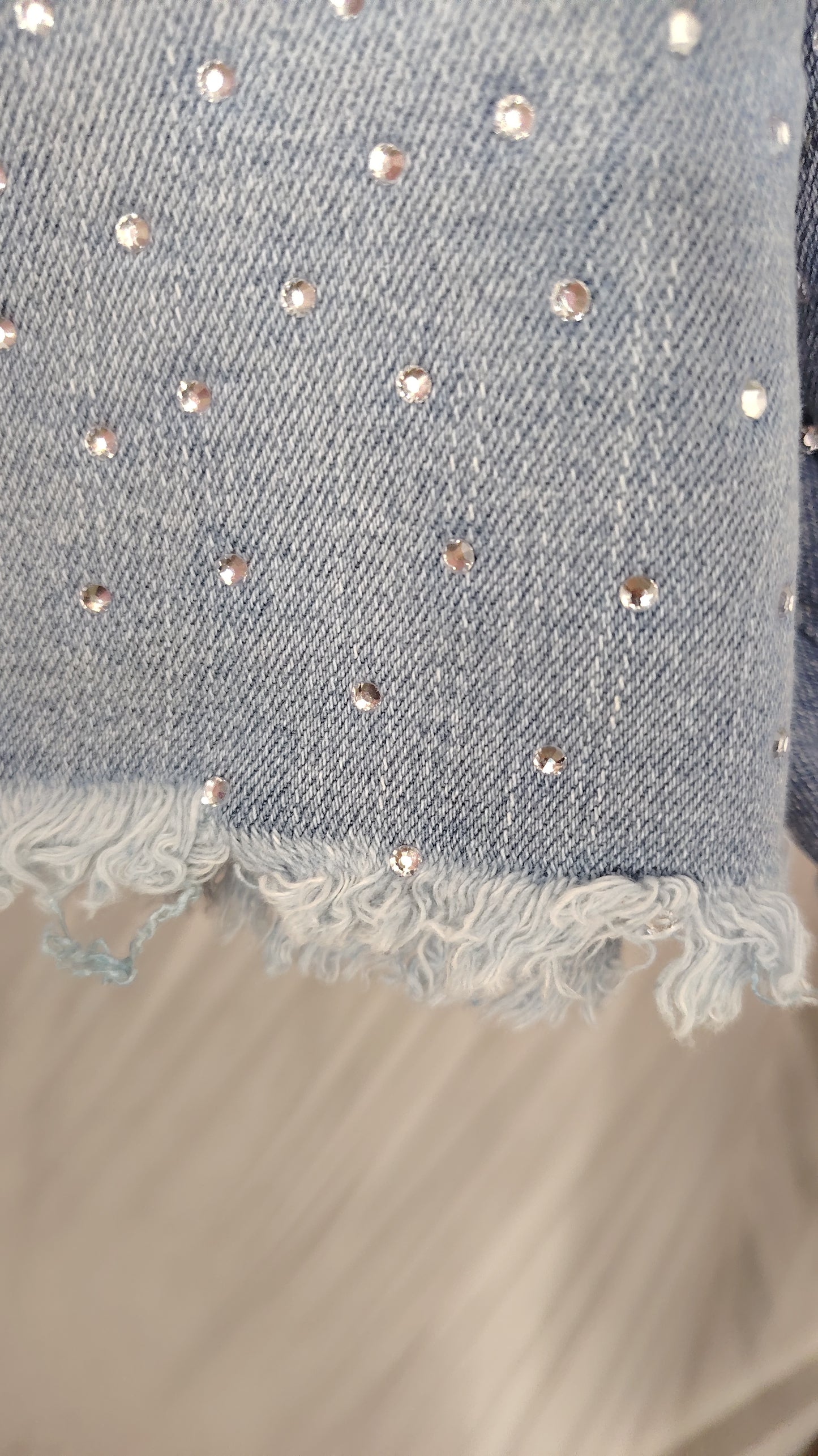 Short denim con strass