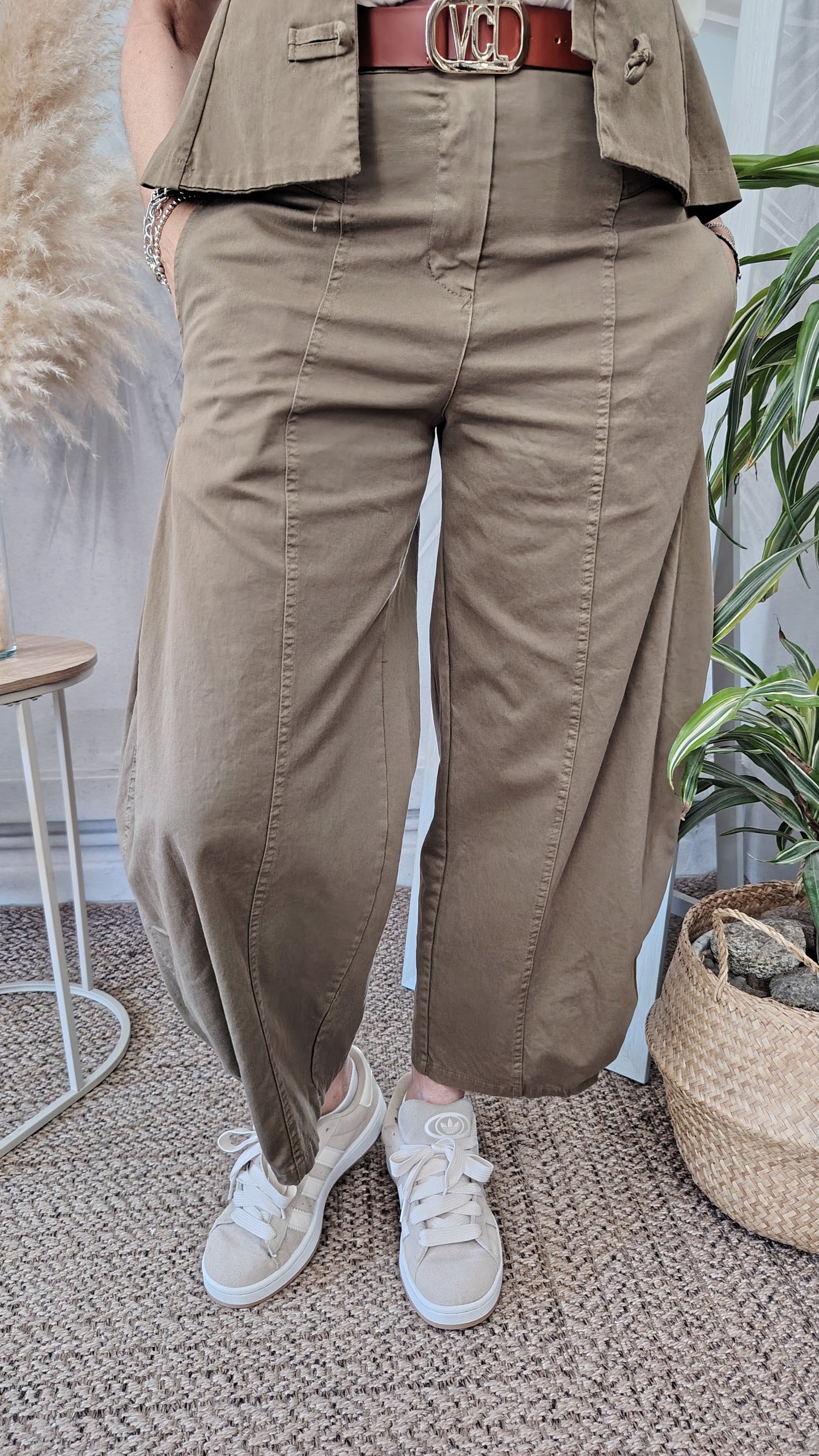 Pantalone ovetto con piega
