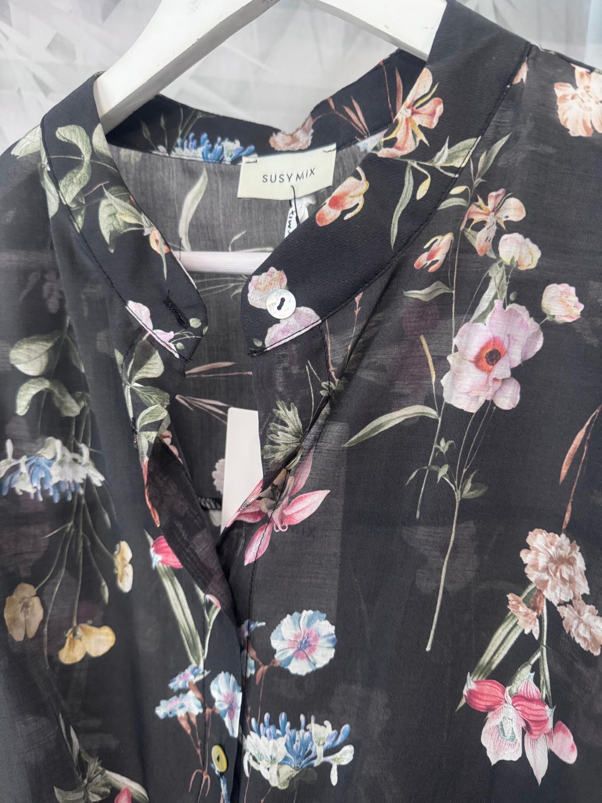 Camicia fiori base nera