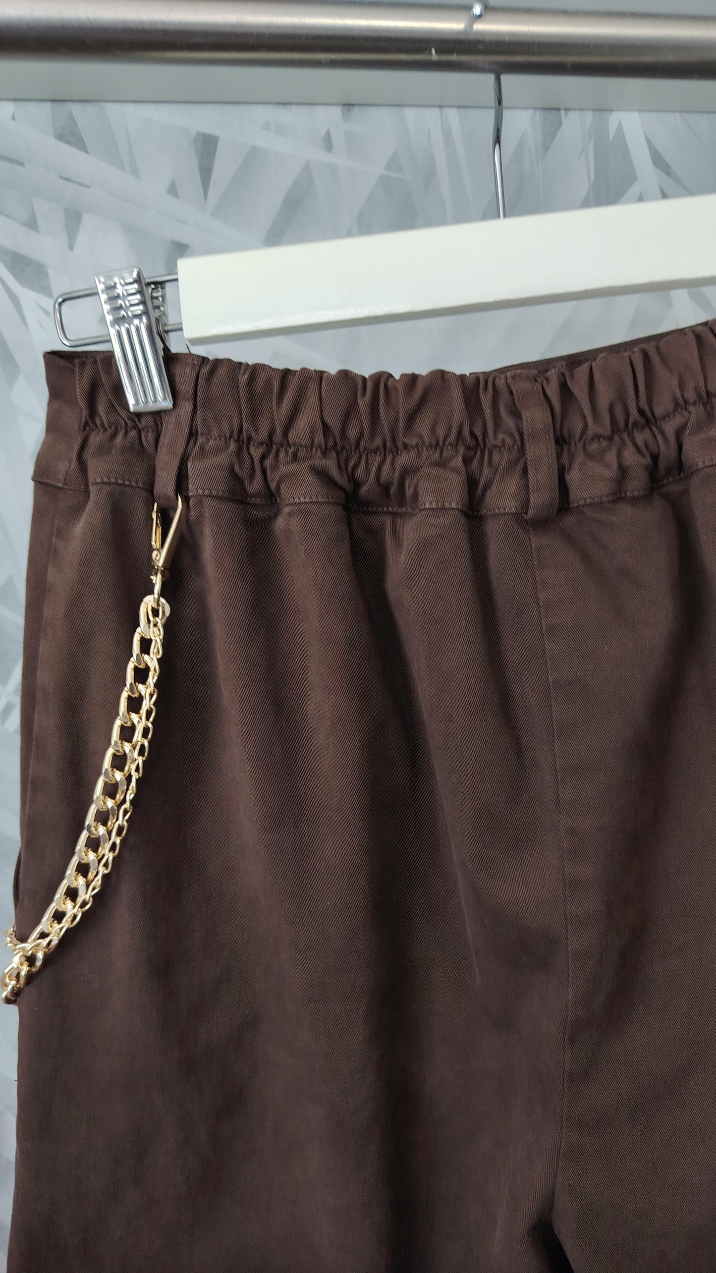 Pantalone ovetto con  catena