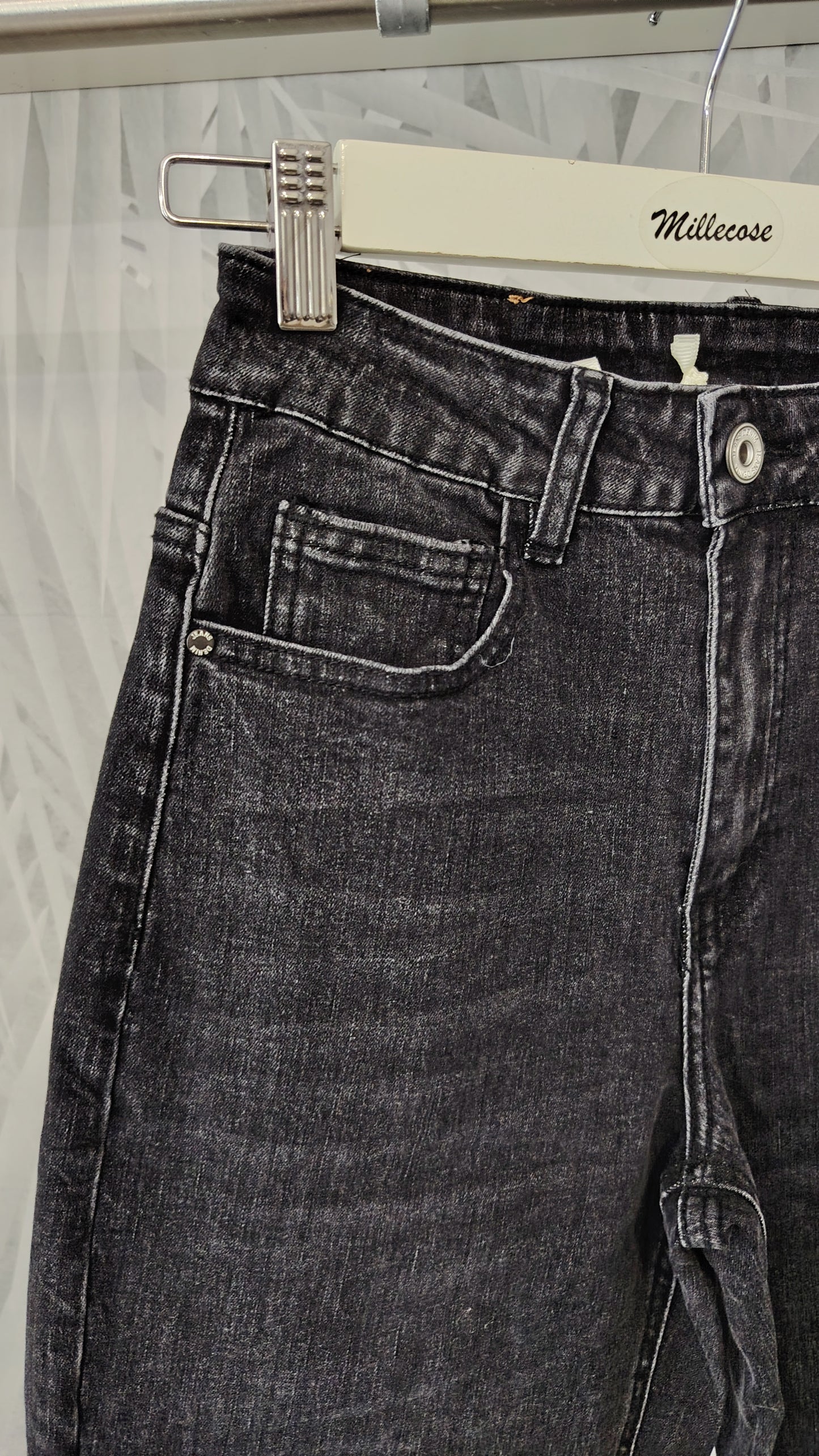 Jeans bielastico modello carrot