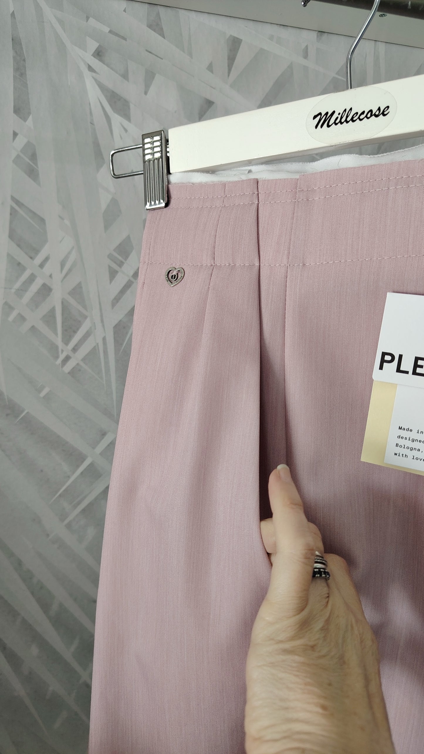 Pantaloni vita alta pences e risvolto