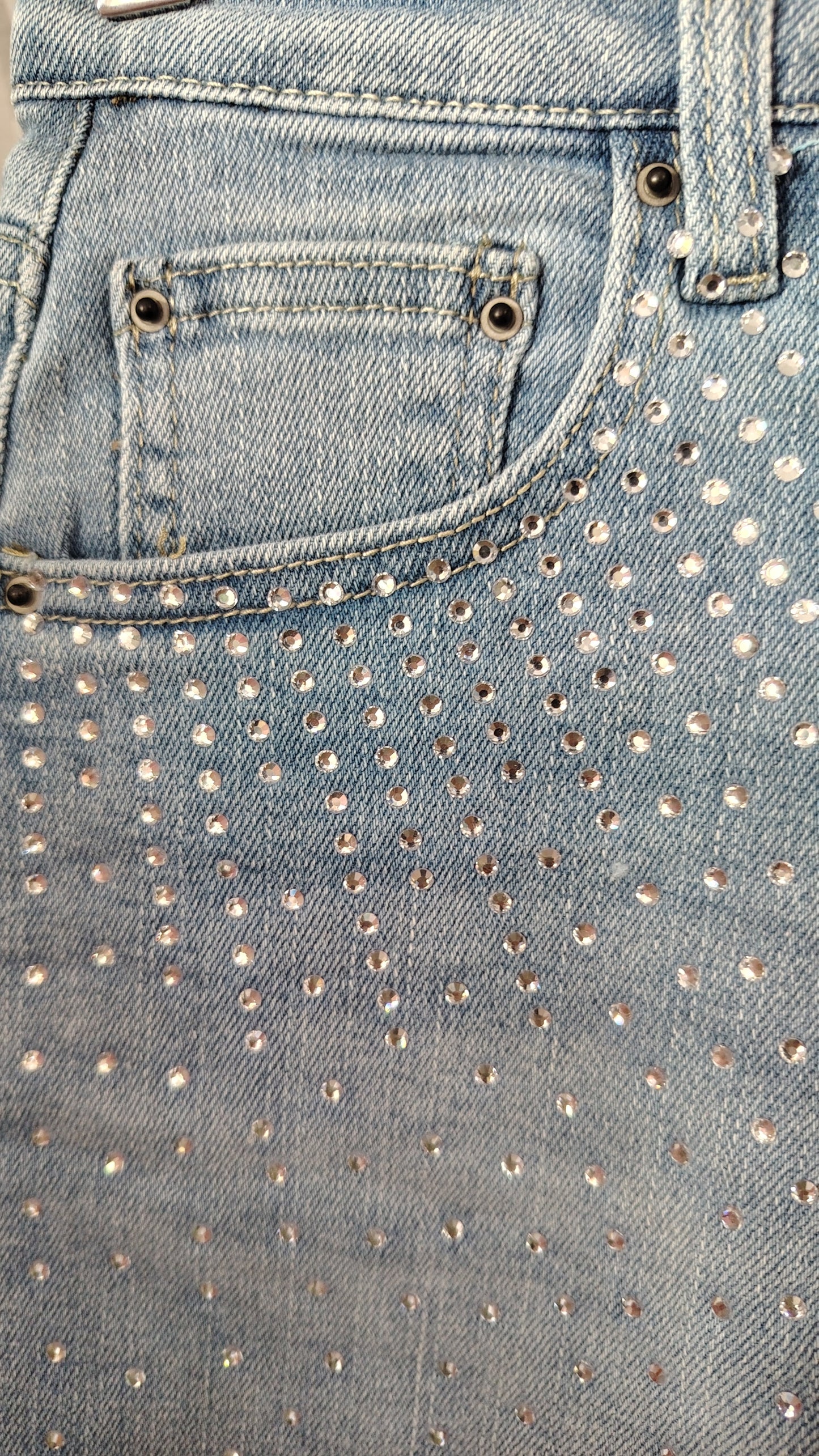Short denim con strass