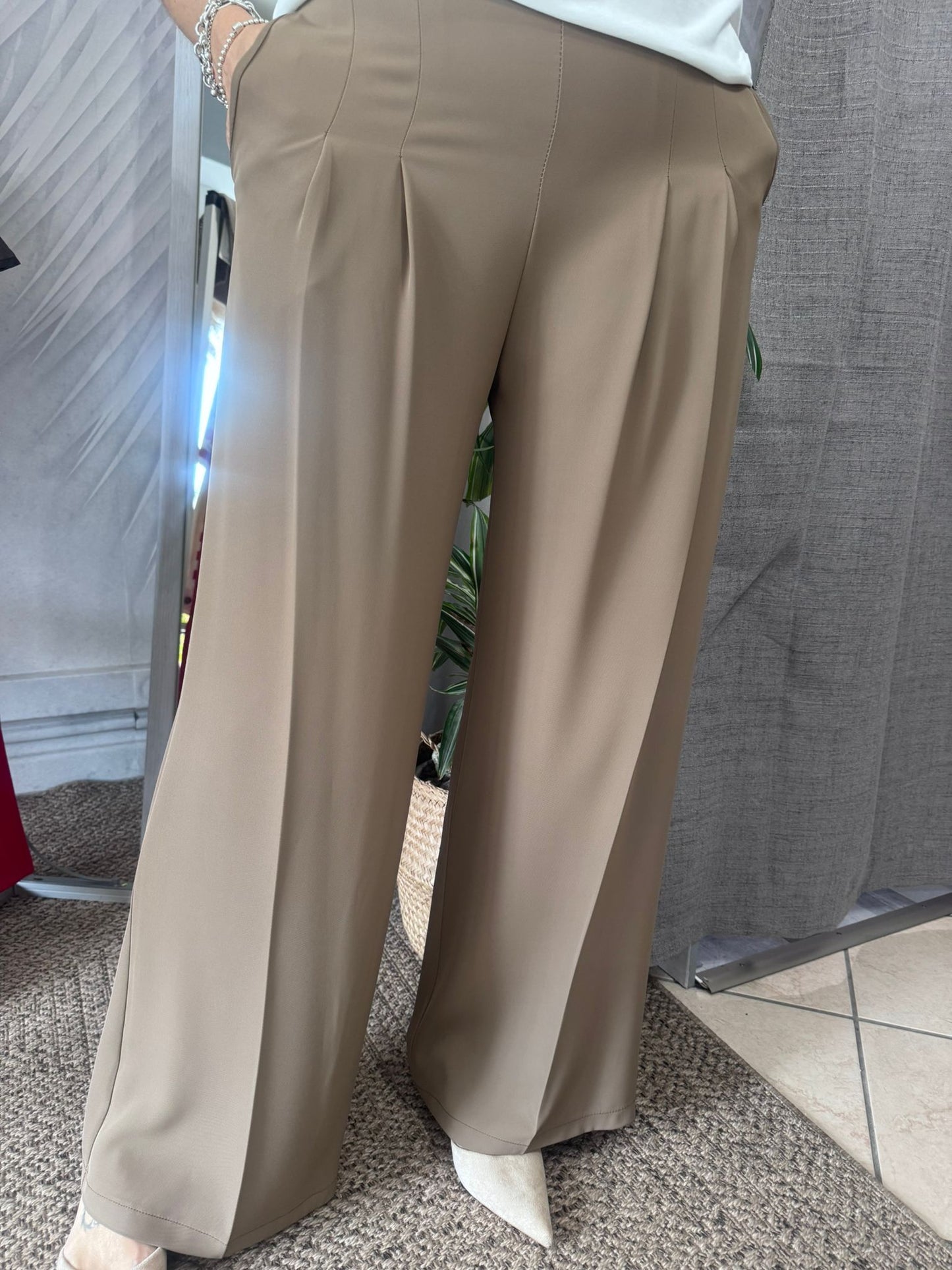 Pantalone palazzo con pences