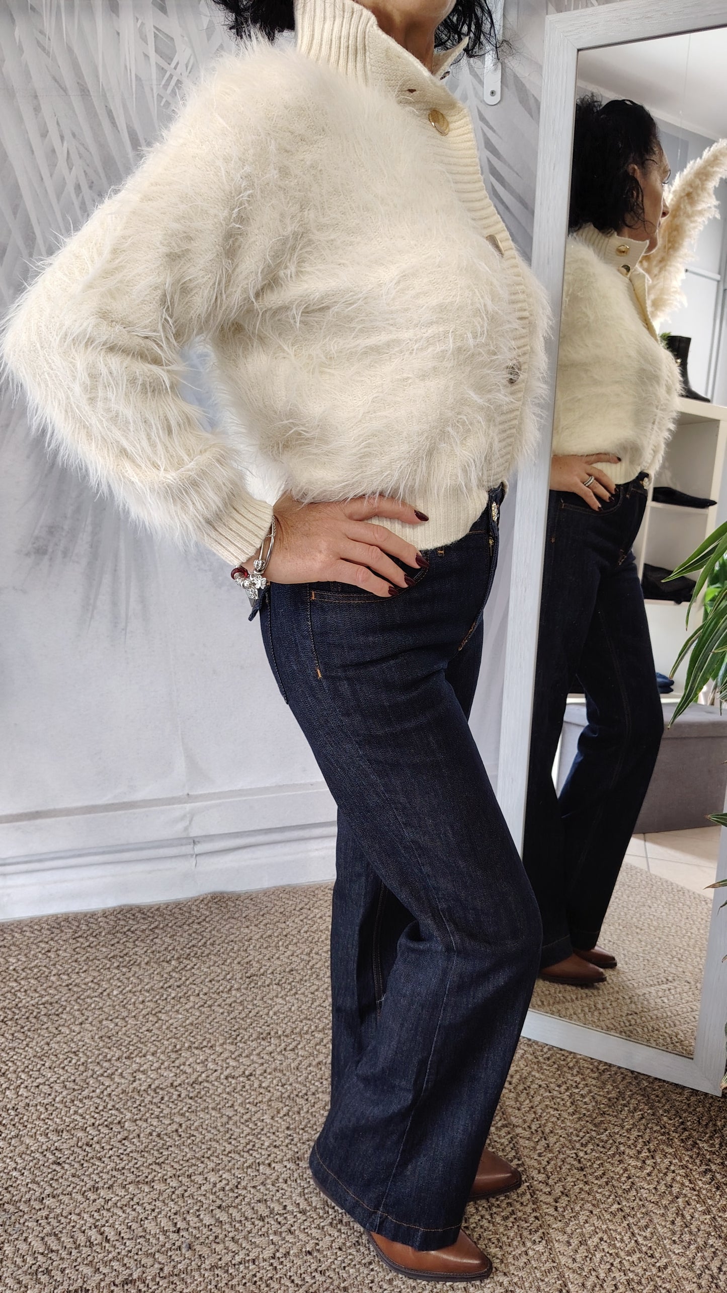 Jeans gamba dritta bottone gioiello