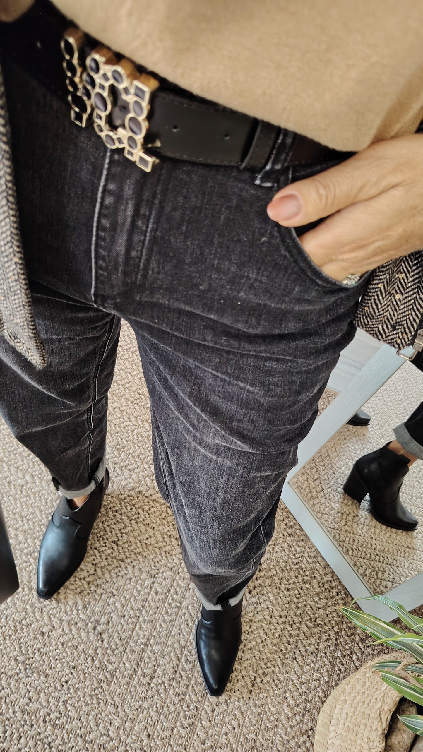 Jeans bielastico modello carrot