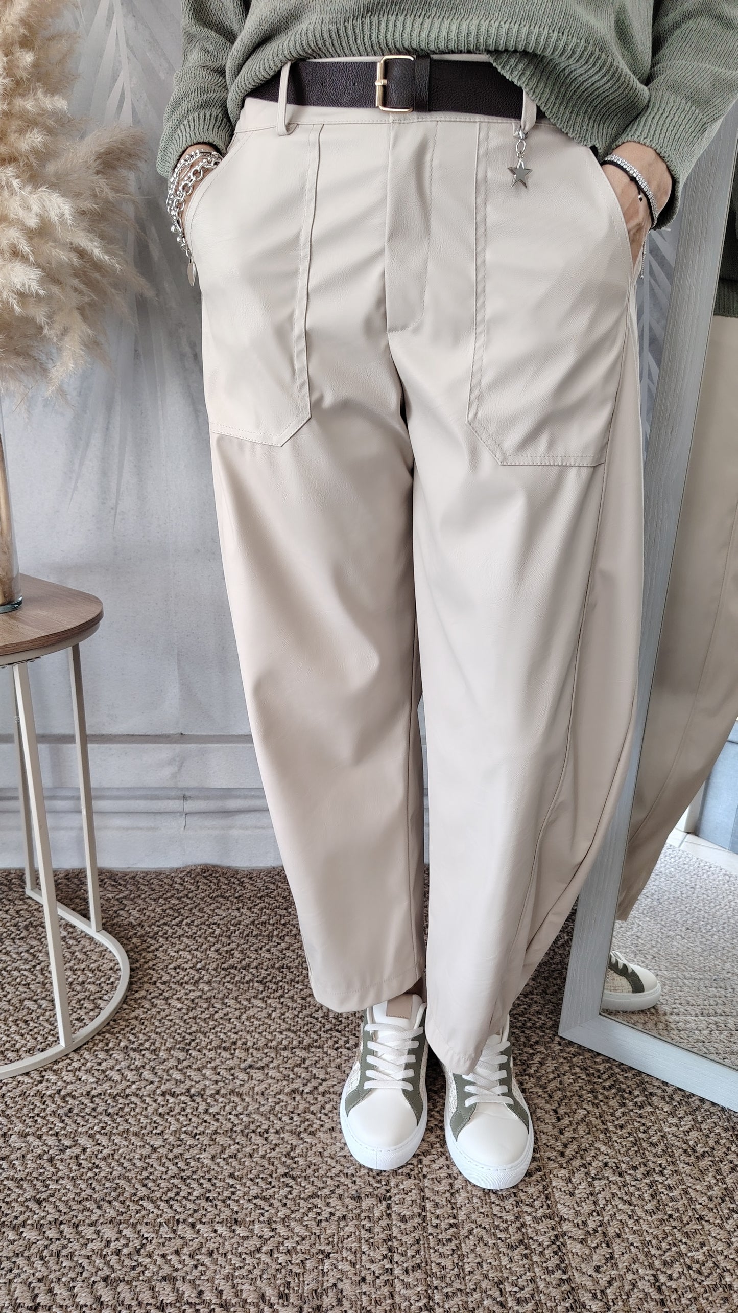 Pantalone ecopelle stellina