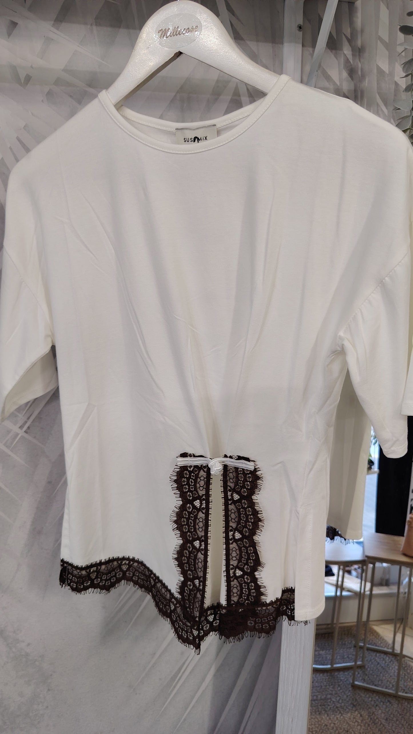 T-shirt con inserti pizzo