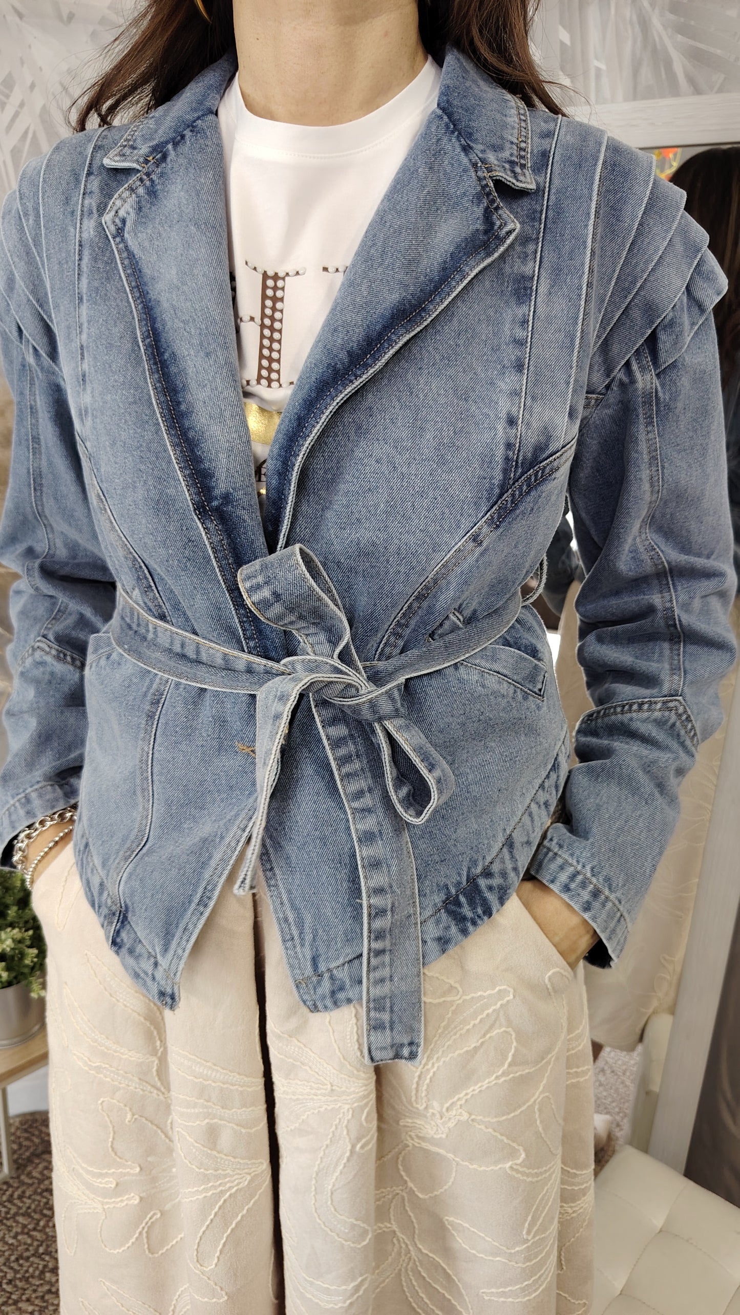 Giubbotto in denim con cintura