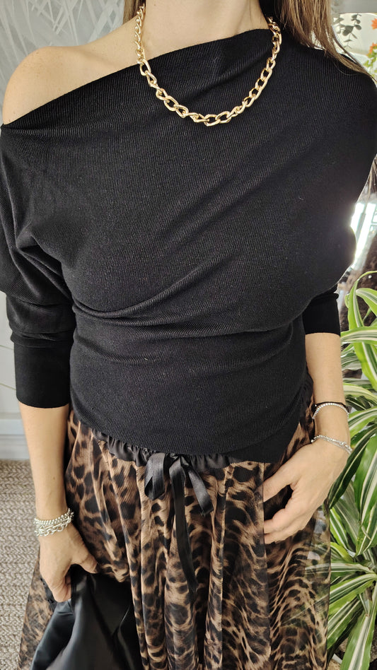 Maglia asimmetrica