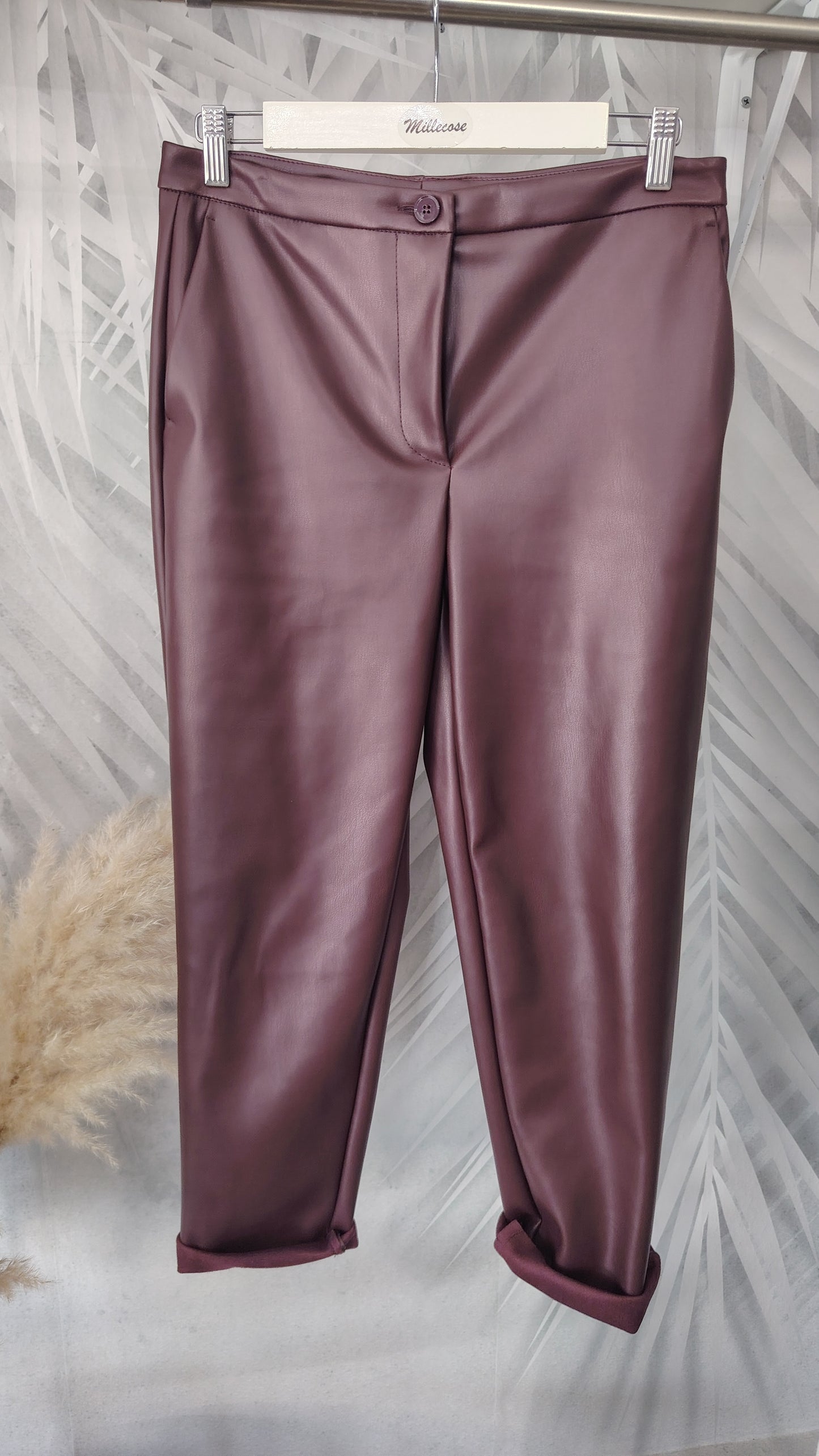 Pantaloni carrot ecopelle