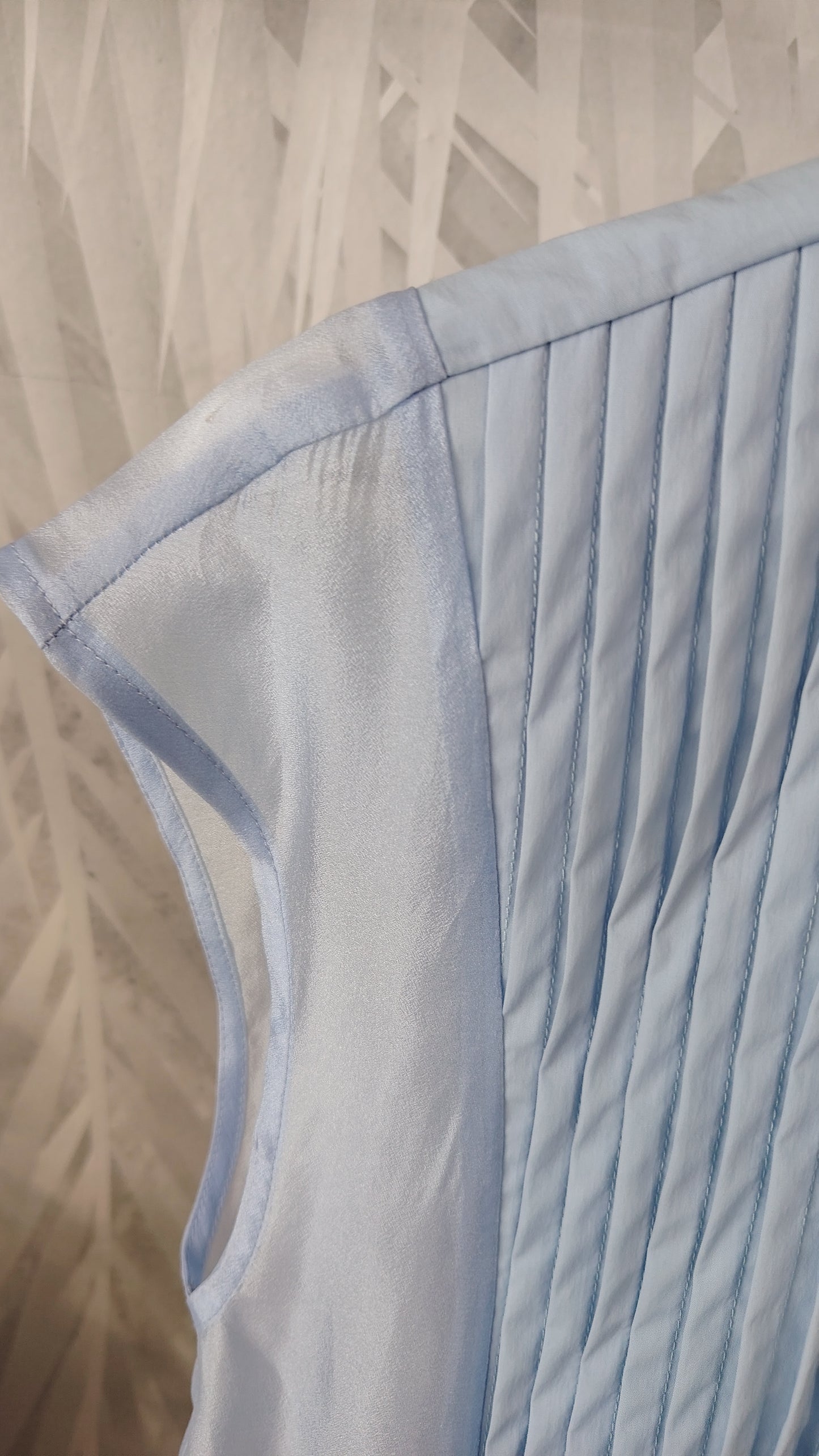 Camicia smanicata pieghe