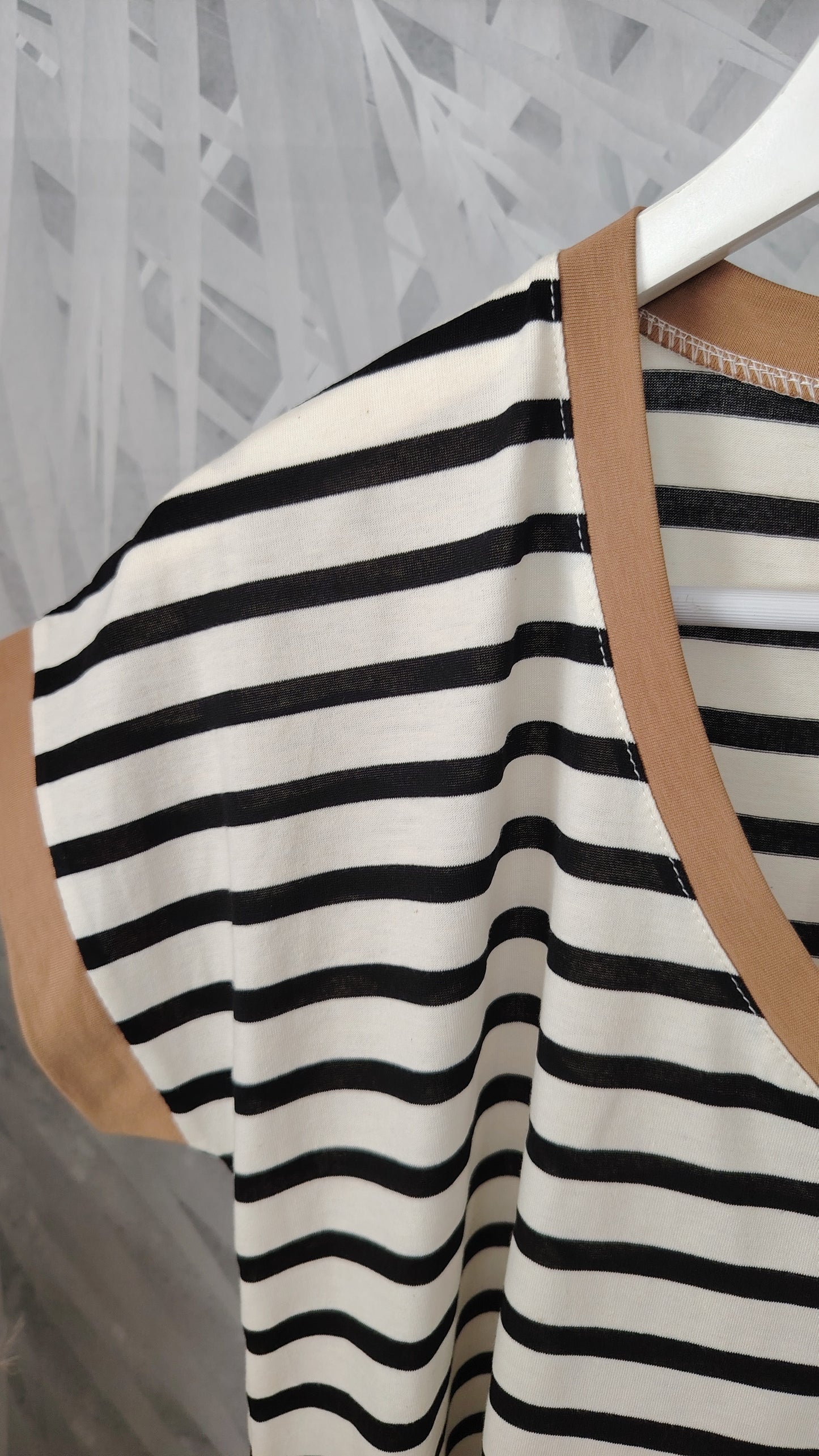 T-shirt bordi a contrasto
