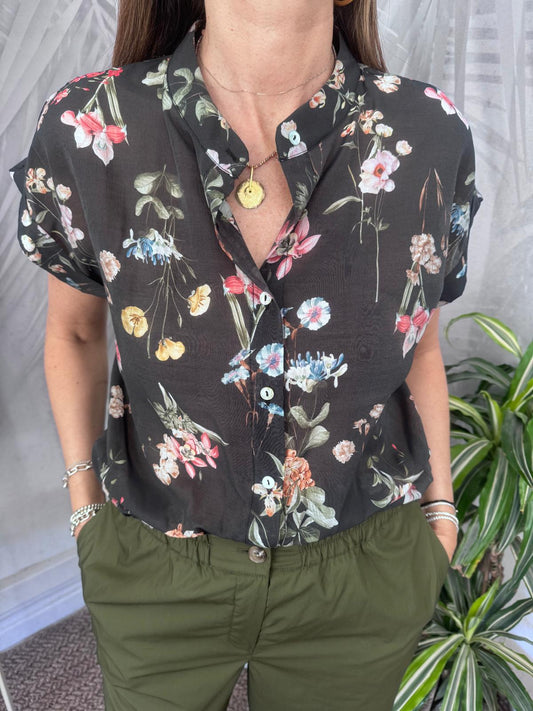 Camicia fiori base nera