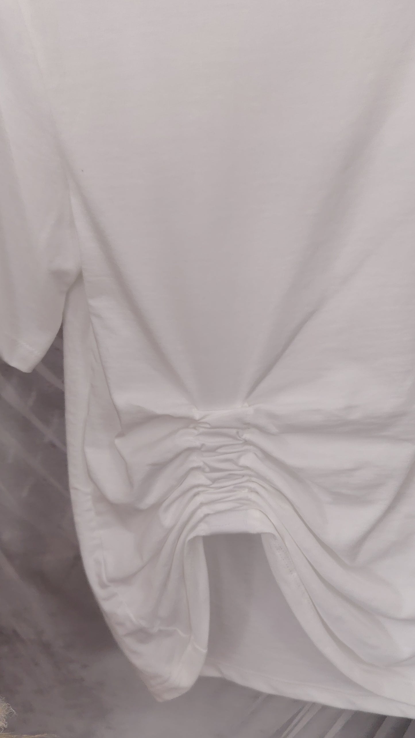 T-shirt con motivo sul fianco