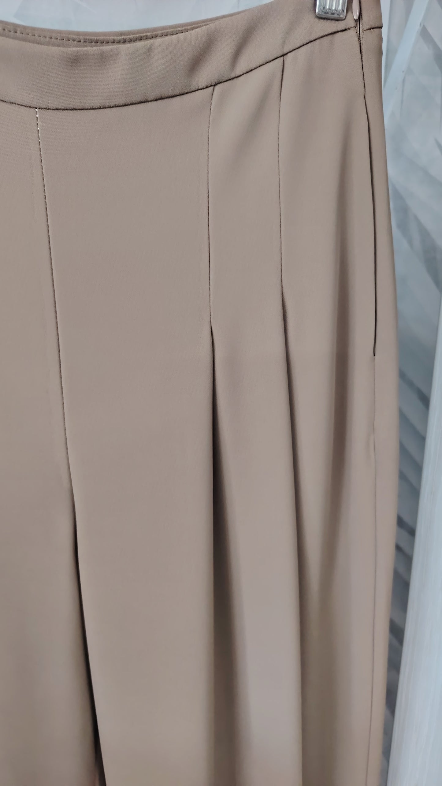 Pantalone palazzo con pences
