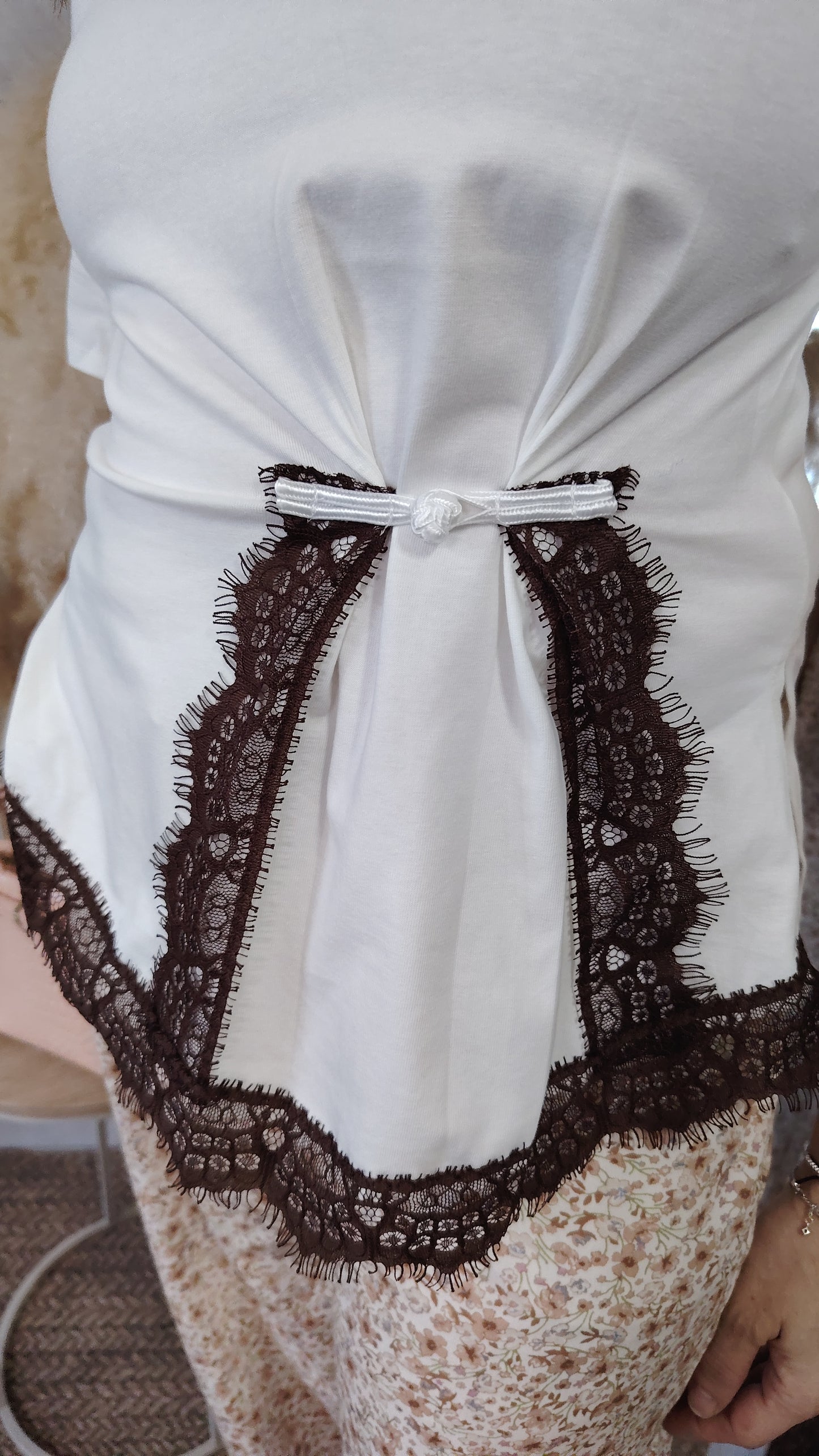 T-shirt con inserti pizzo