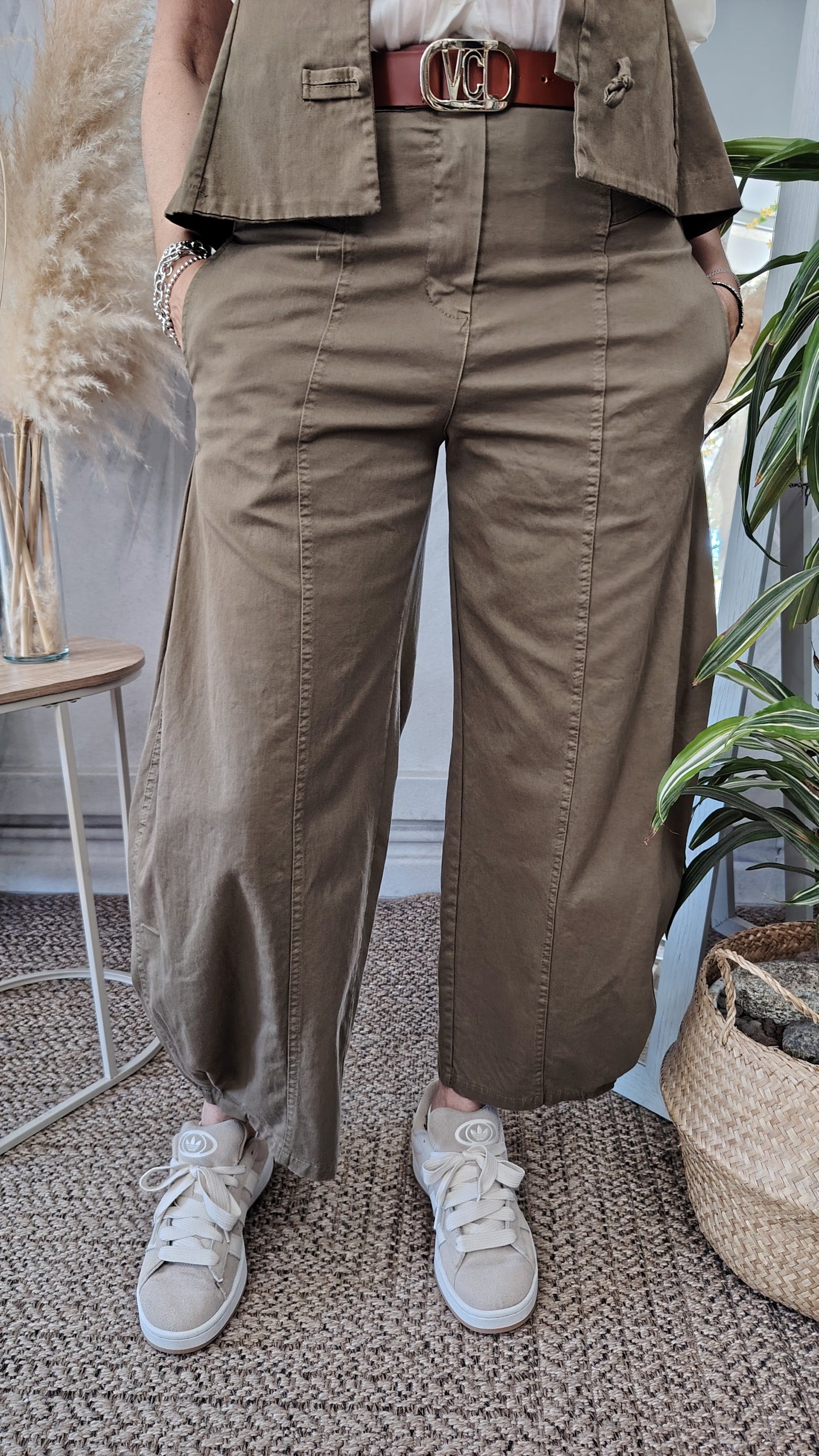 Pantalone ovetto con piega