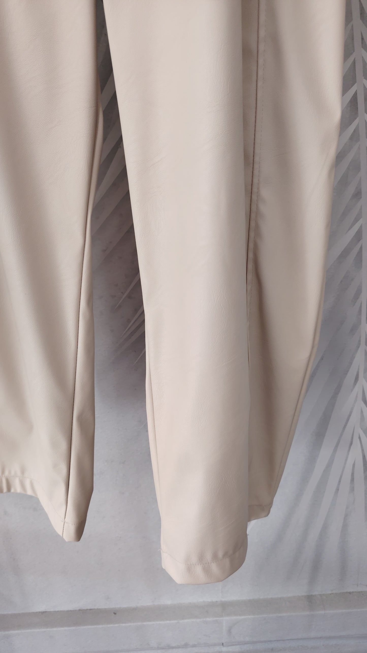 Pantalone ecopelle stellina
