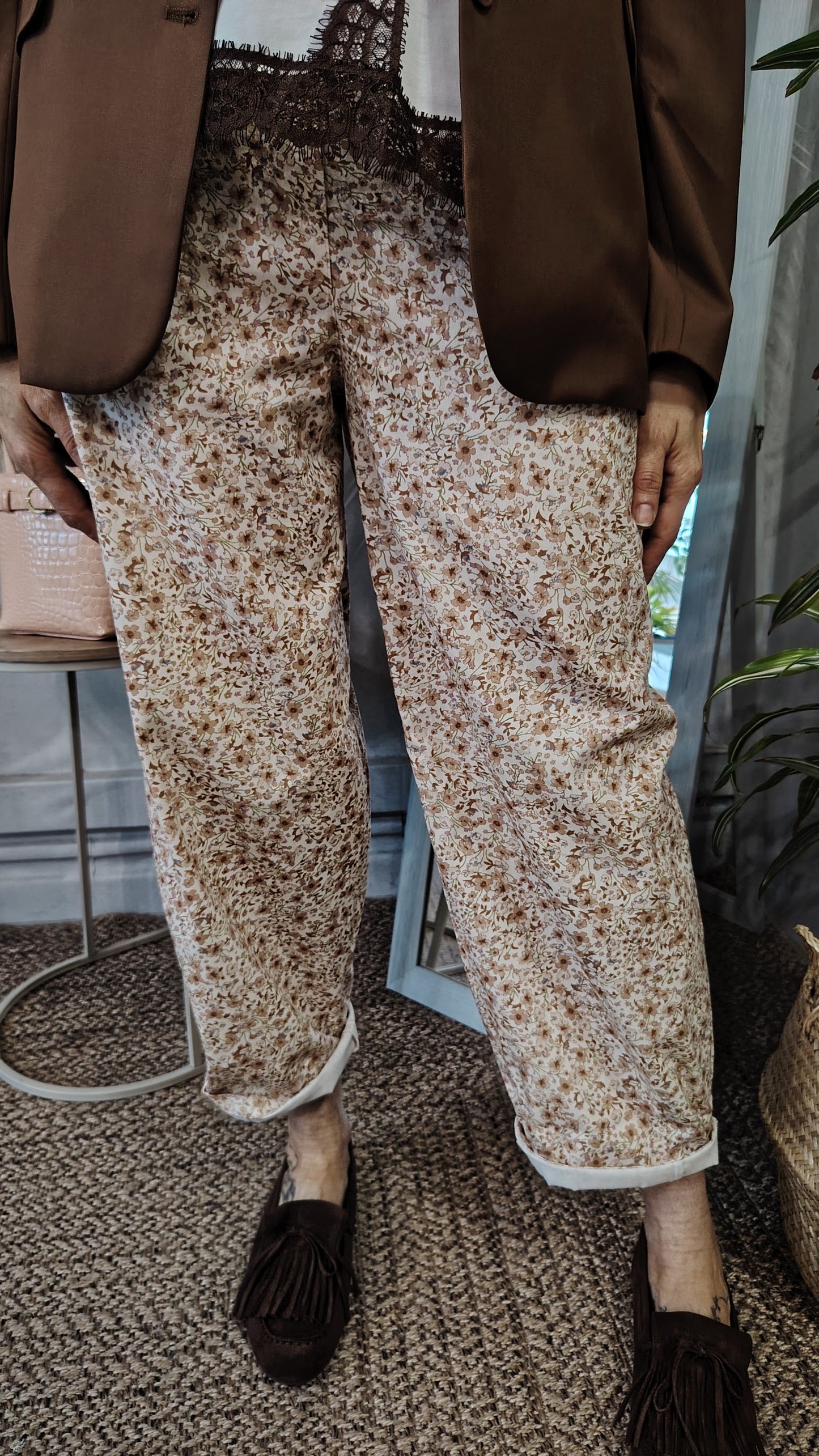 Pantalone ovetto a fiori