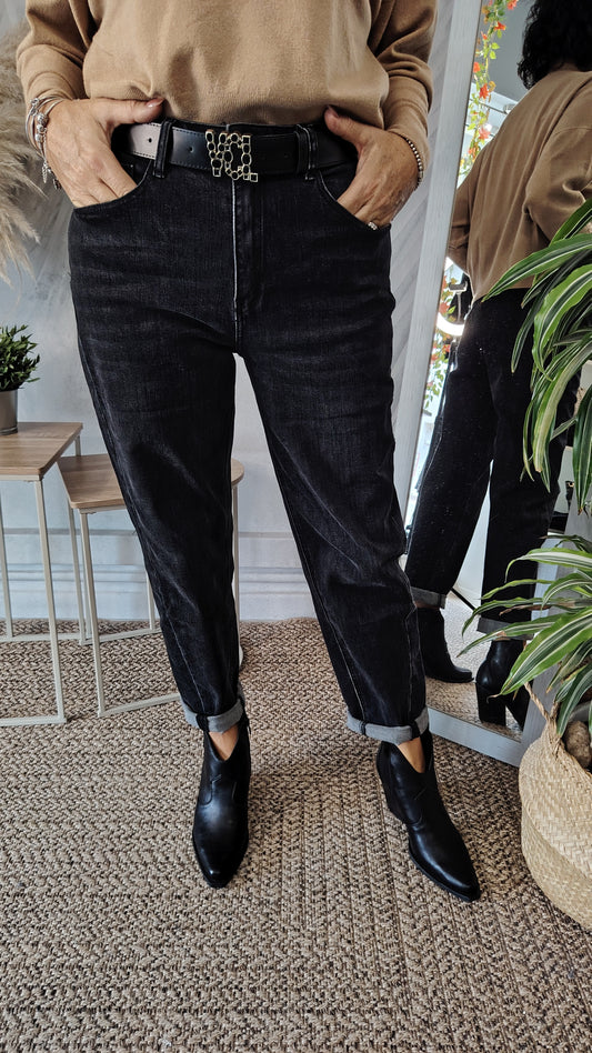 Jeans bielastico modello carrot